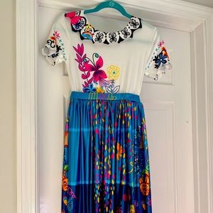 Encanto Mirabelle costume. Girls 12-14.